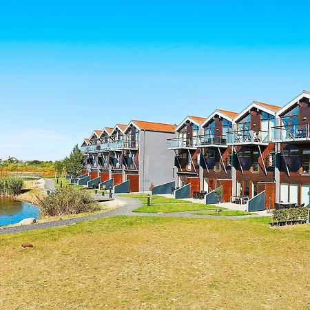 4 Person In Bogense-by Traum بوجنسي